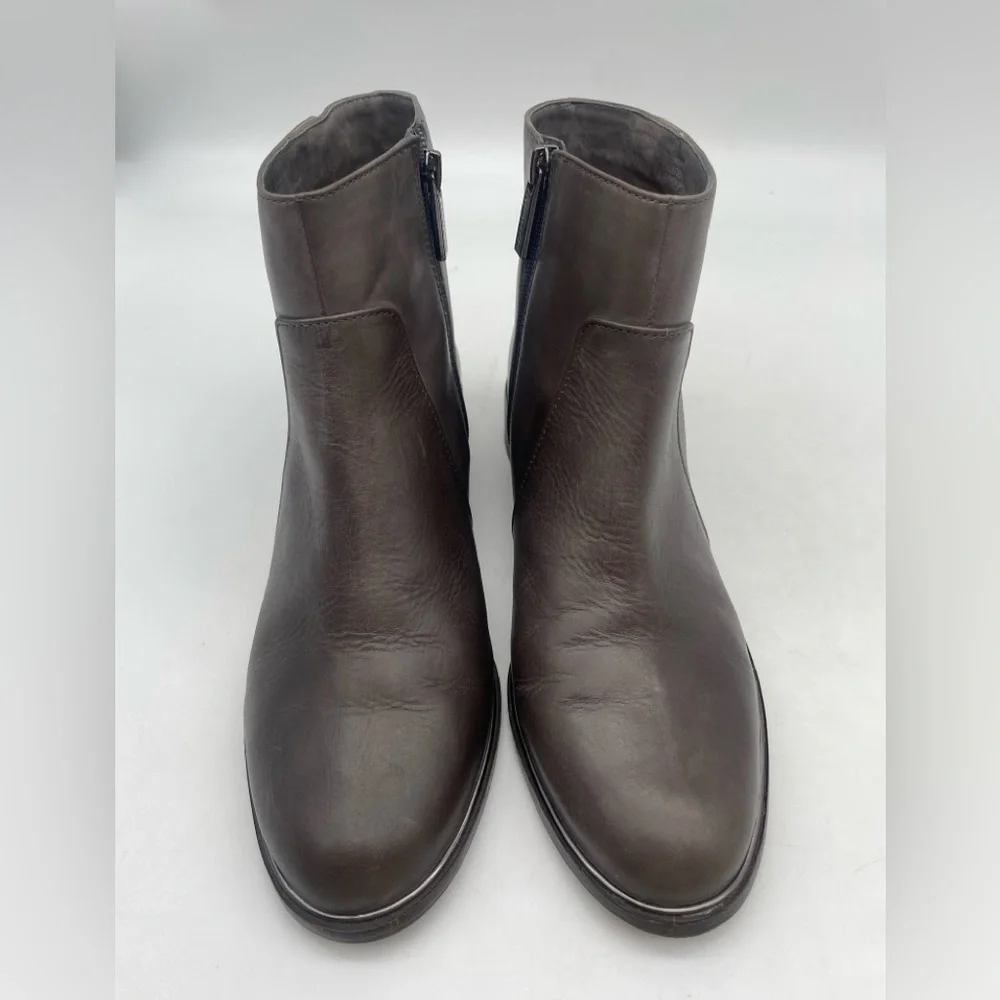 Louise et Cie Lo-Courmay Bootie.  Size 8.5